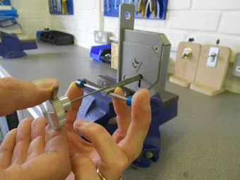 Logan Locksmith Shop Los Angeles, CA 310-844-9298 - key-broke-in-lock